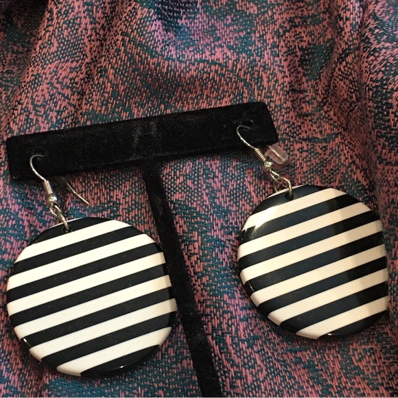 Black & White Stripe Circle Earrings - Picture 1 of 3